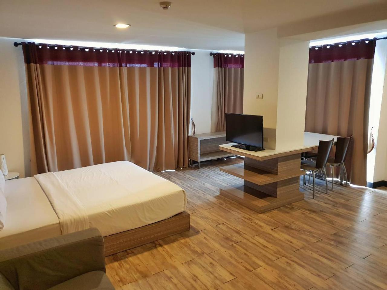 Mooks Residence Pattaya Esterno foto